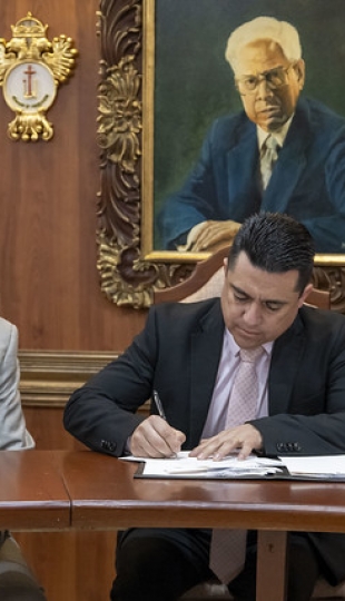 Posesión de nuevas autoridades académicas Posesión de nuevas autoridades académicas