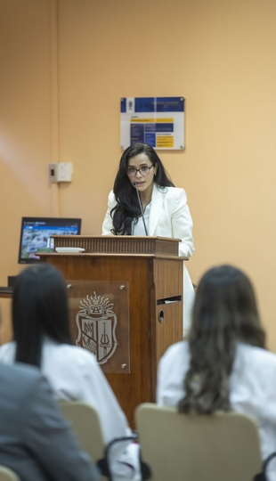 Imposición de mandiles a estudiantes de Nutrición y Dietética