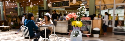 estudantes de gastronomia montan cafeteria 