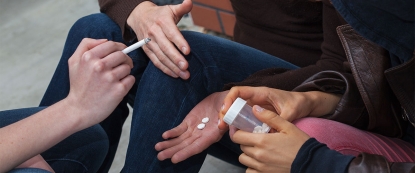 Causas para iniciar en el consumo de drogas lícitas e ilícitas - Investigación en Ecuador - OBASTAL UTPL