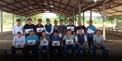 29 tablets entregó la utpl a estudiantes de la Amazonía