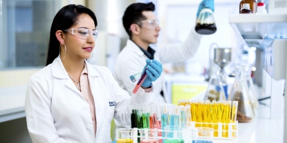 Características y cualidades de una mujer en la ciencia - UTPL