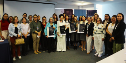 Premio “Por las Mujeres en la Ciencia” primera edición en Ecuador