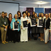 Premio “Por las Mujeres en la Ciencia” primera edición en Ecuador