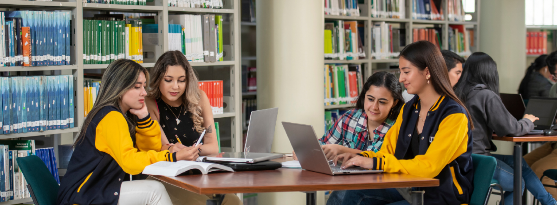 La Biblioteca UTPL impulsa el conocimiento, la educación y la cultura en Loja y Ecuador