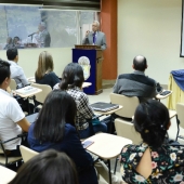 Comunicacion-inaugura-programa-postgrado