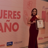 Mujer del año en ciencia por Revista Hogar 