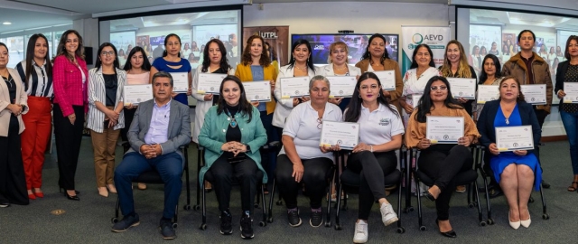 Proyecto de vinculación impulsa formación digital de mujeres emprendedoras